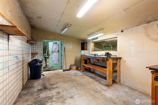 6091 NE Twin Spits Road, Hansville, WA 98340