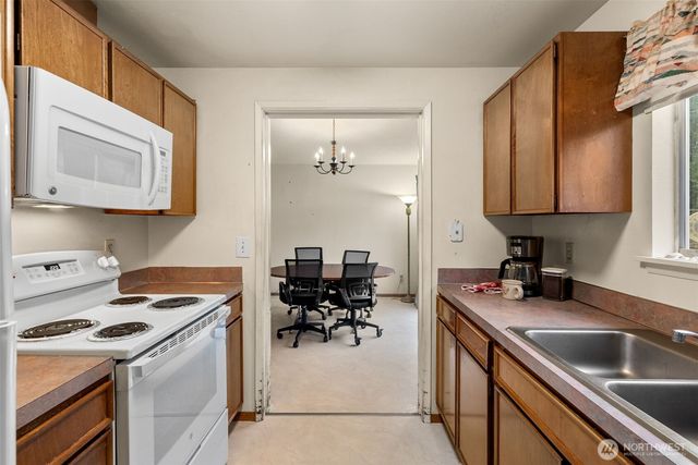 6091 NE Twin Spits Road, Hansville, WA 98340