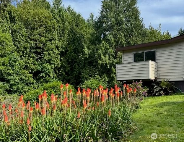 6091 NE Twin Spits Road, Hansville, WA 98340