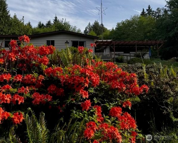 6091 NE Twin Spits Road, Hansville, WA 98340
