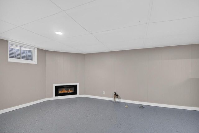1008 Saxony DRIVE, Racine, WI 53402