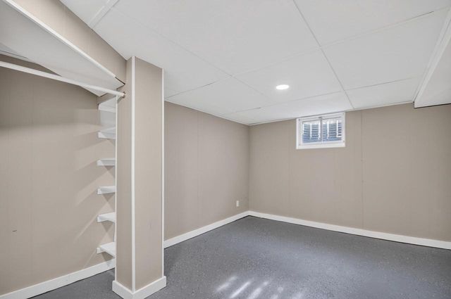 1008 Saxony DRIVE, Racine, WI 53402