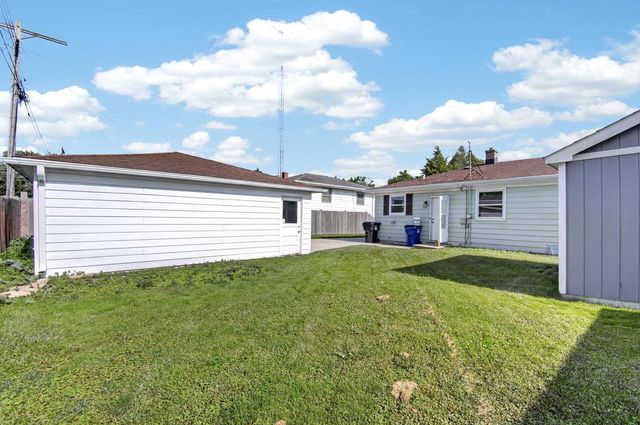 1008 Saxony DRIVE, Racine, WI 53402