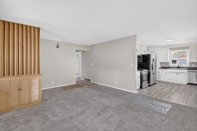 1008 Saxony DRIVE, Racine, WI 53402
