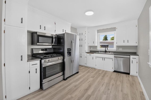 1008 Saxony DRIVE, Racine, WI 53402