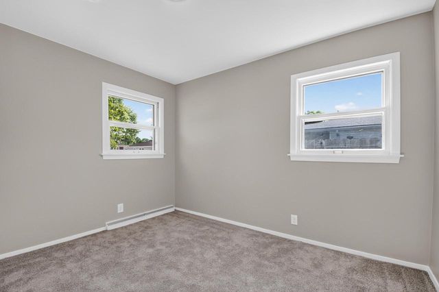 1008 Saxony DRIVE, Racine, WI 53402