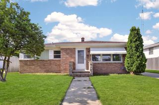 1008 Saxony DRIVE, Racine, WI 53402