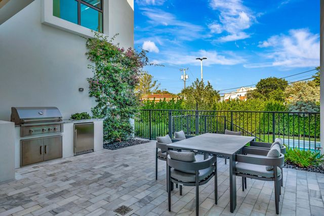 1901 Dock Street, West Palm Beach, FL 33401