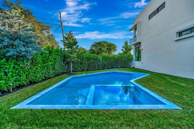 1901 Dock Street, West Palm Beach, FL 33401