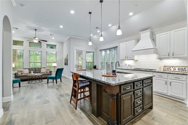 204 Maxwell WAY, Austin, TX 78738