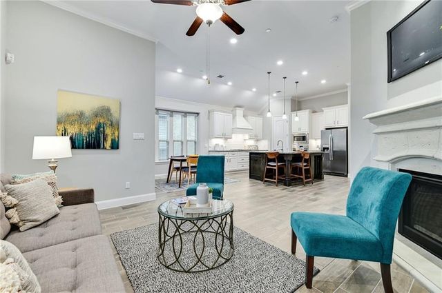 204 Maxwell WAY, Austin, TX 78738