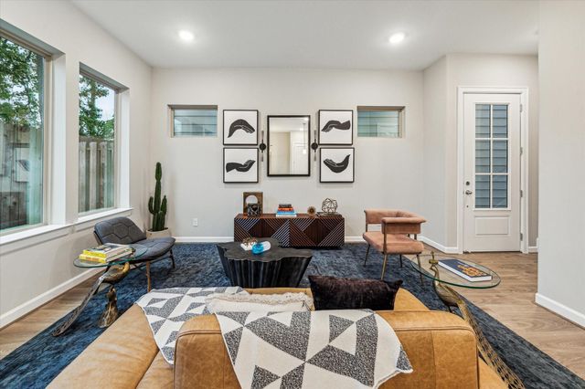 812 Glowing Dawn Drive, Houston, TX 77018