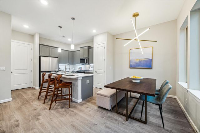 812 Glowing Dawn Drive, Houston, TX 77018