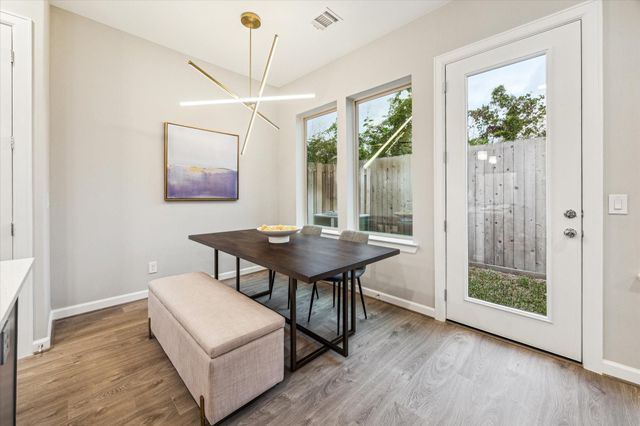 812 Glowing Dawn Drive, Houston, TX 77018