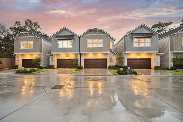 812 Glowing Dawn Drive, Houston, TX 77018