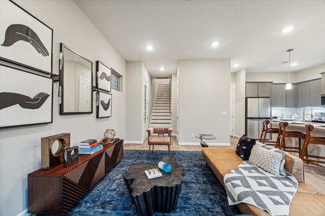 812 Glowing Dawn Drive, Houston, TX 77018