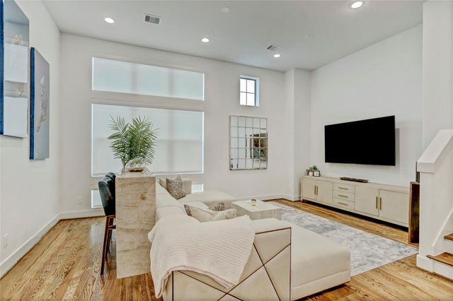 1104 Ennis Street, Houston, TX 77003