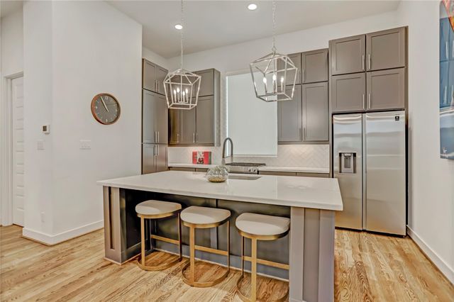 1104 Ennis Street, Houston, TX 77003