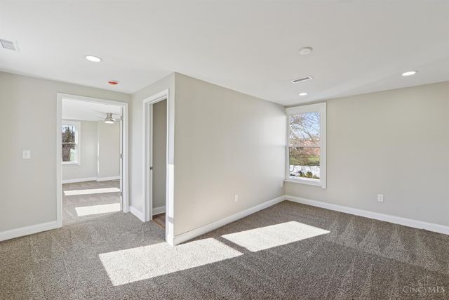 8081 Woodbine Avenue, Cincinnati, OH 45216