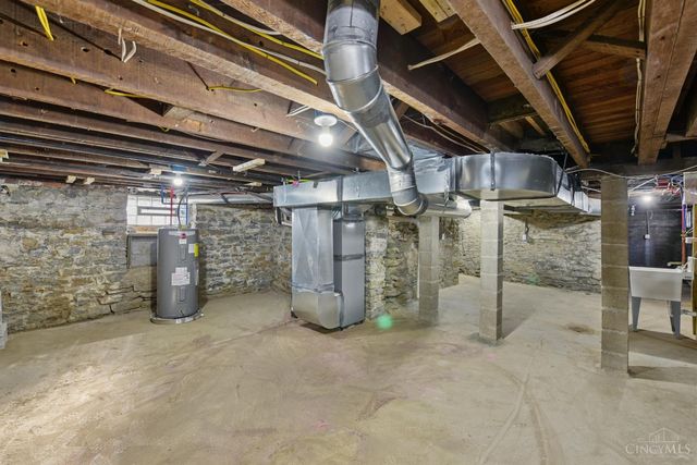 8081 Woodbine Avenue, Cincinnati, OH 45216