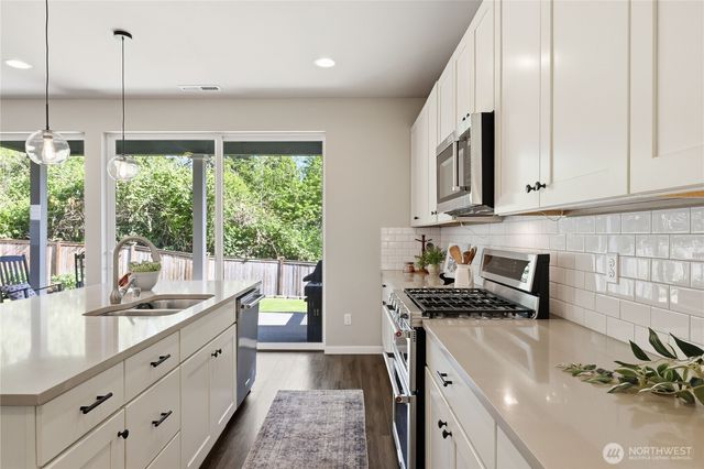 18856 Colwood Avenue NE, Poulsbo, WA 98370