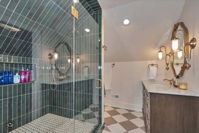 10516 S Seeley Avenue, Chicago, IL 60643