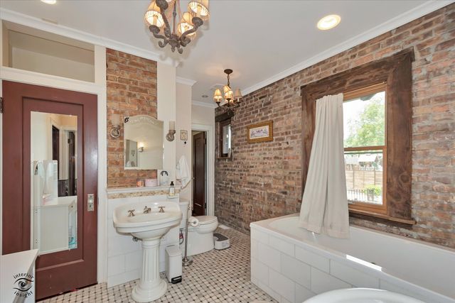 10516 S Seeley Avenue, Chicago, IL 60643