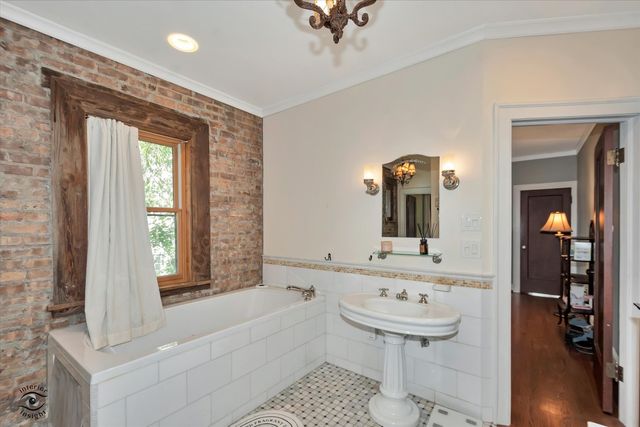 10516 S Seeley Avenue, Chicago, IL 60643