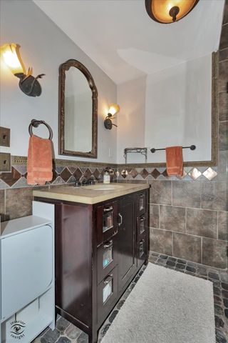 10516 S Seeley Avenue, Chicago, IL 60643