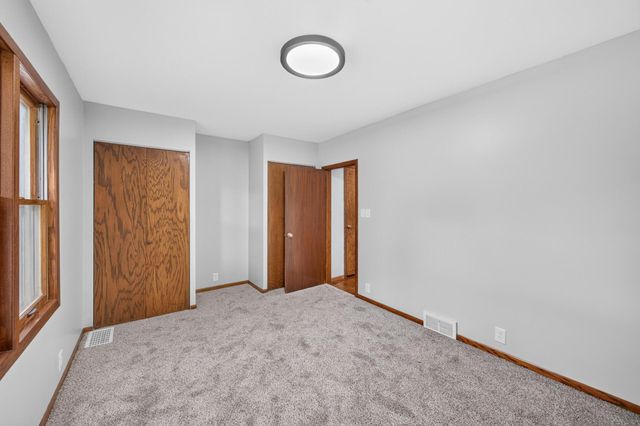 2631 5th Avenue E, North Saint Paul, MN 55109
