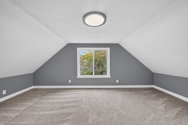 2631 5th Avenue E, North Saint Paul, MN 55109
