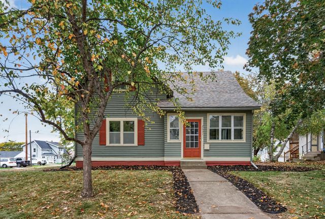 2631 5th Avenue E, North Saint Paul, MN 55109