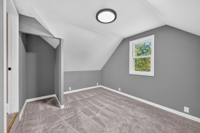 2631 5th Avenue E, North Saint Paul, MN 55109