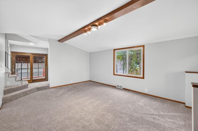 2631 5th Avenue E, North Saint Paul, MN 55109