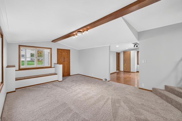 2631 5th Avenue E, North Saint Paul, MN 55109