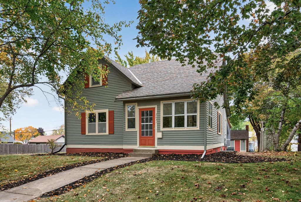 2631 5th Avenue E, North Saint Paul, MN 55109 — exterior
