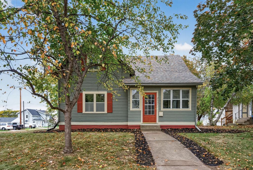 2631 5th Avenue E, North Saint Paul, MN 55109 — photo 2