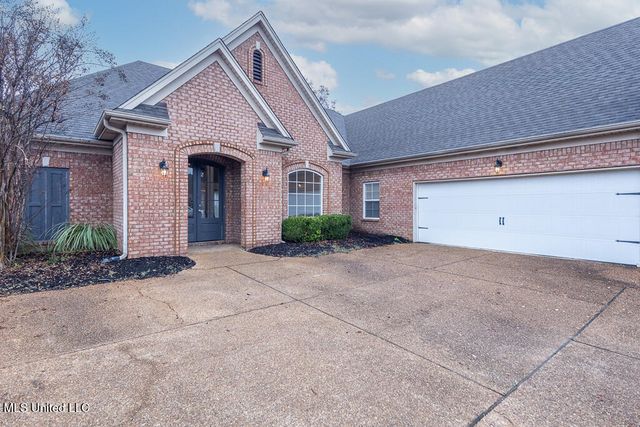2864 Summer Oaks Place, Southaven, MS 38672