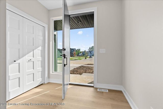 15270 Nottingham Fields Parkway, Lansing, MI 48906
