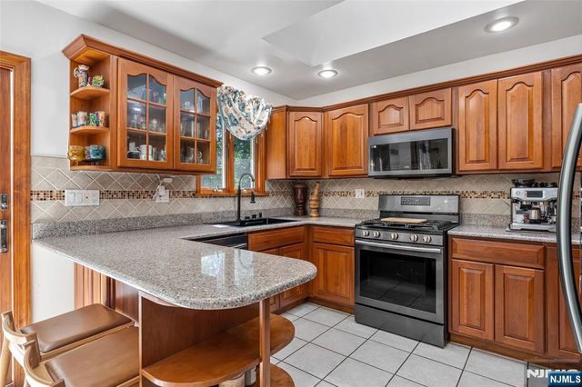 21 Marcia Road, Ringwood, NJ 07456