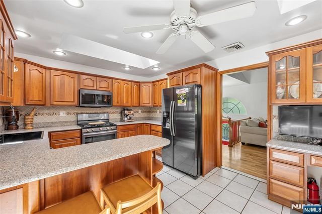 21 Marcia Road, Ringwood, NJ 07456