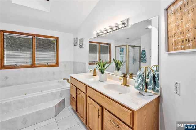 21 Marcia Road, Ringwood, NJ 07456