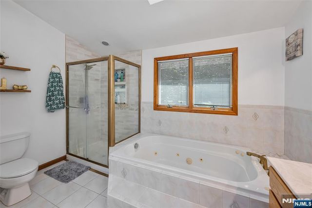 21 Marcia Road, Ringwood, NJ 07456