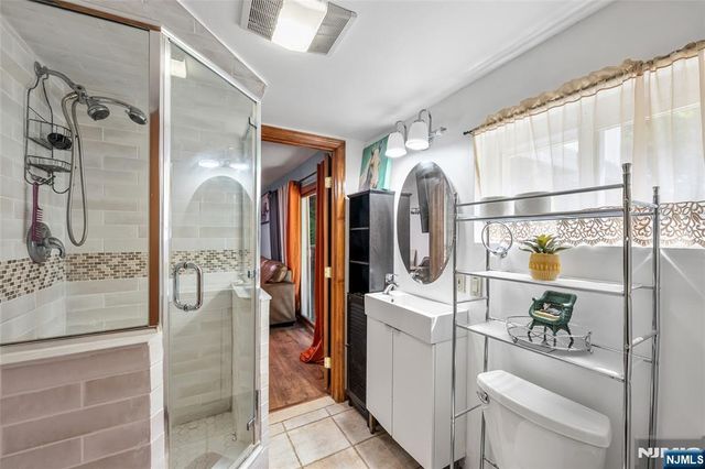 21 Marcia Road, Ringwood, NJ 07456
