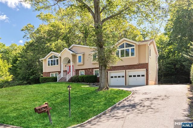 21 Marcia Road, Ringwood, NJ 07456