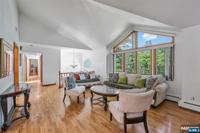 21 Marcia Road, Ringwood, NJ 07456