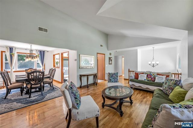 21 Marcia Road, Ringwood, NJ 07456
