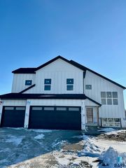 907 Estate St Street, Harrisburg, SD 57032