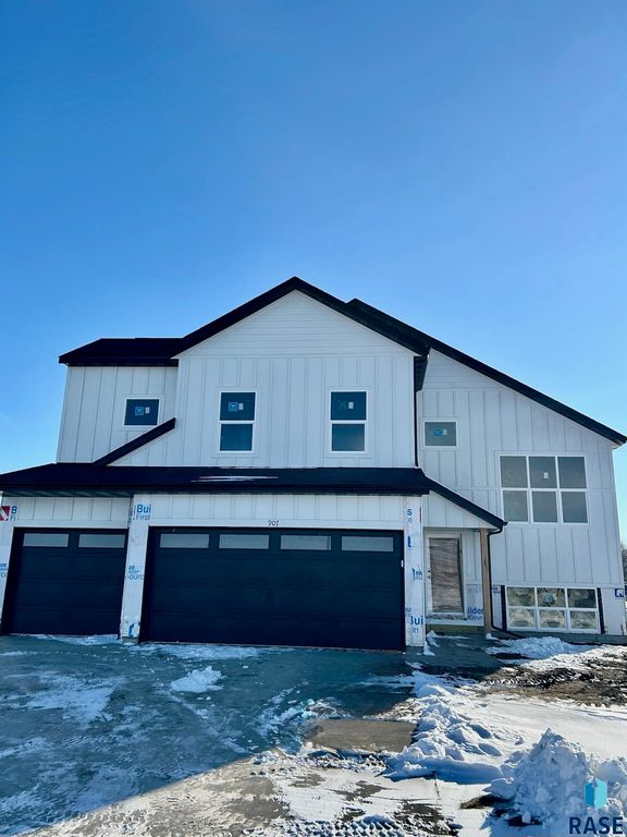 907 Estate St Street, Harrisburg, SD 57032