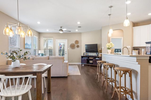 101 Muenster DR 154, Hutto, TX 78634